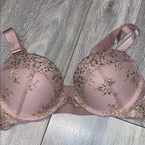 Victoria's Secret Intimates & Sleepwear - Never worn victorias secret bra Victoria's Secret Intimates & Sleepwear - Never worn victorias secret bra